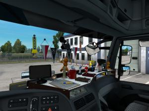 Мод Table & wind-shield set for Actros MP3 v1.0 для Euro Truck Simulator 2 (v1.28.x, 1.30.x)